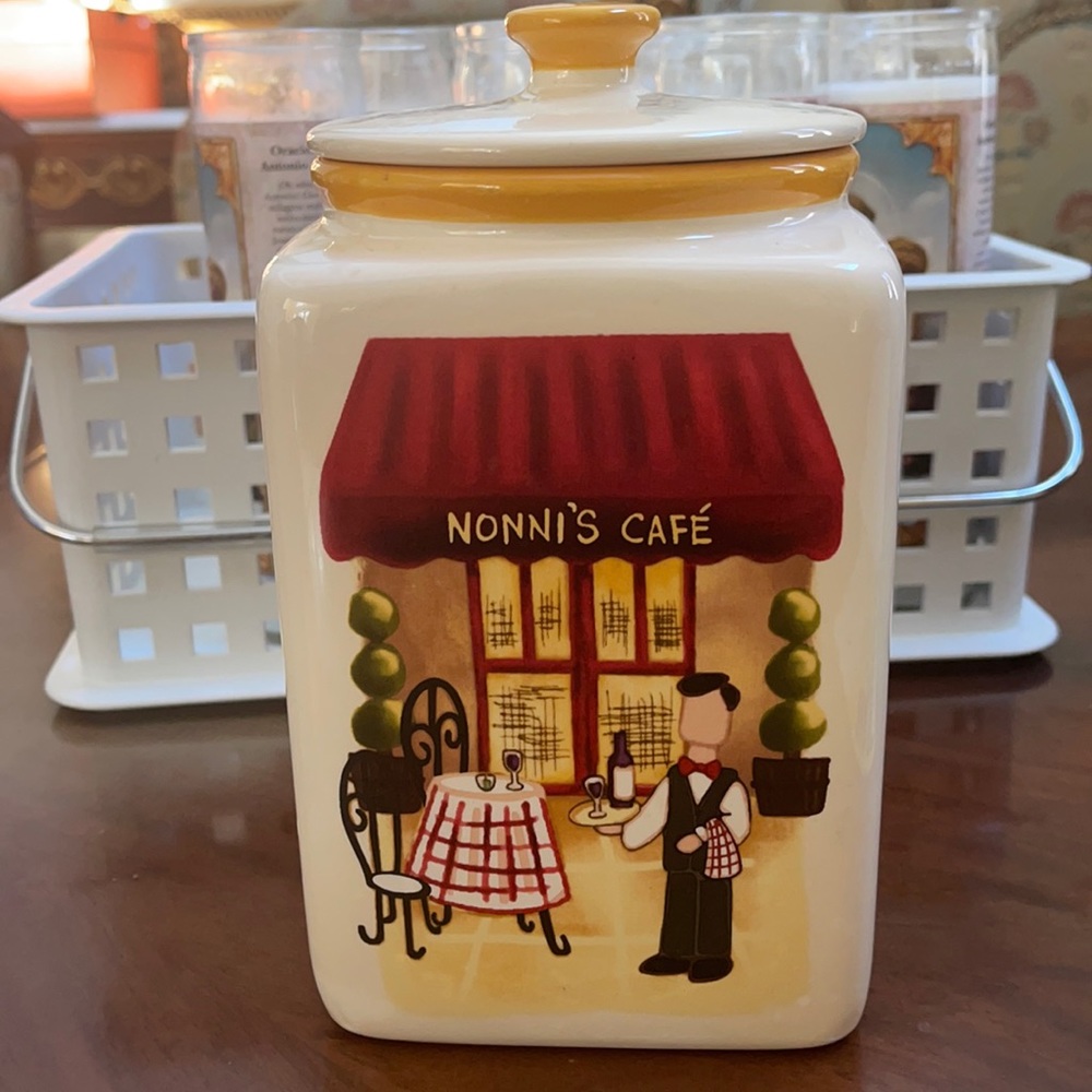 Italian scenes on glass canister